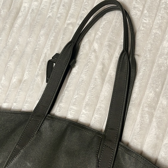 Lululemon All Day Tote - Picture 6 of 16